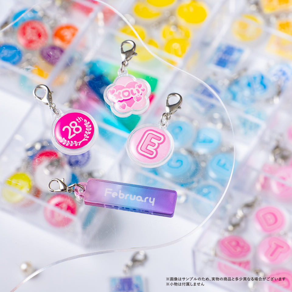 パーソナライズ推し活チャーム　イニシャル（レッド）